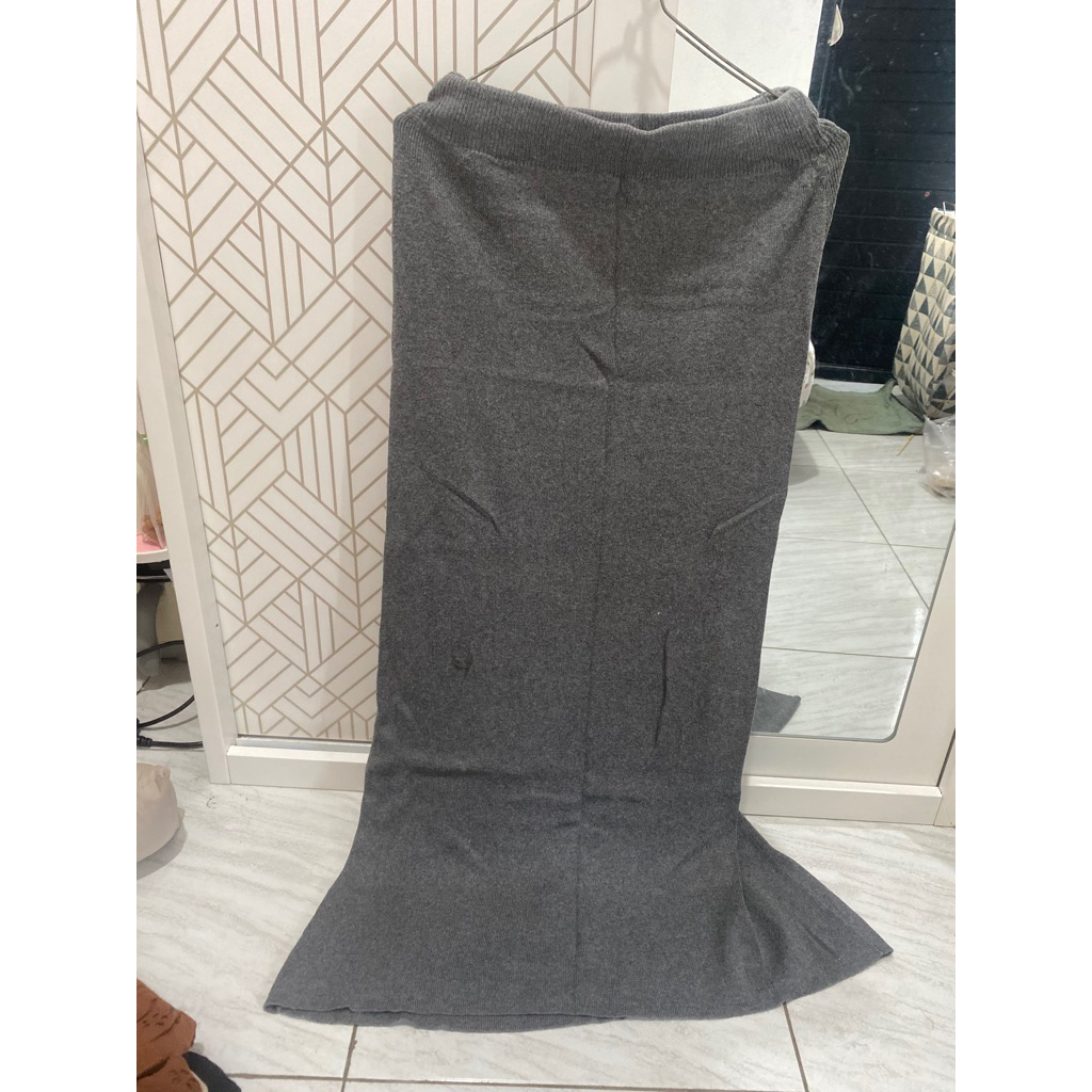 Preloved Shopinkae - Haura Skirt Charcoal