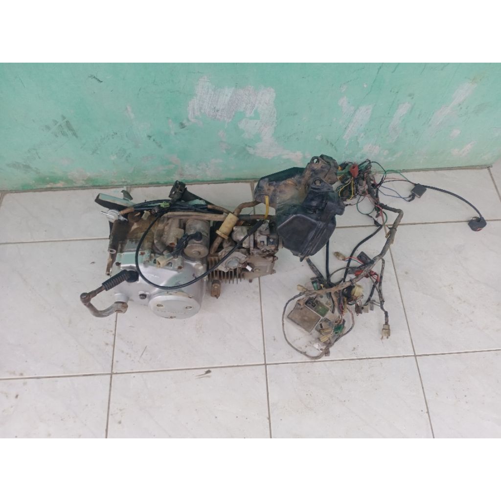 mesin set Supra x 125 set pengapian karbu (bahan)