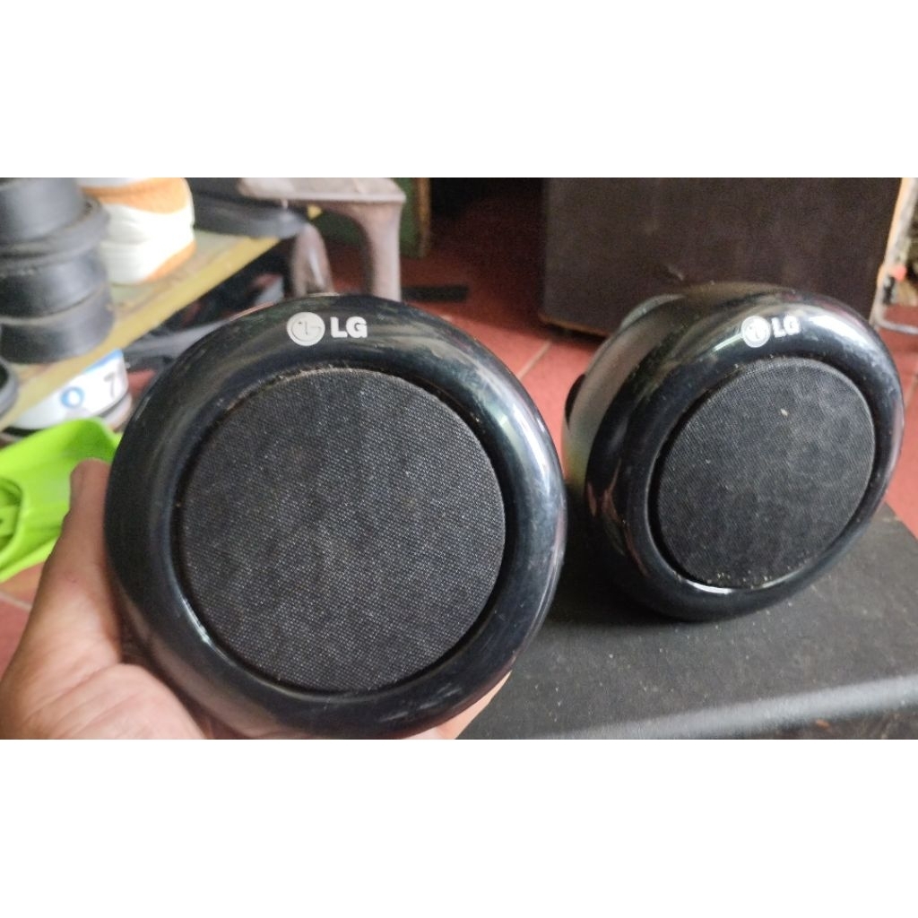 Speaker Pasif satelit LG Sepasang