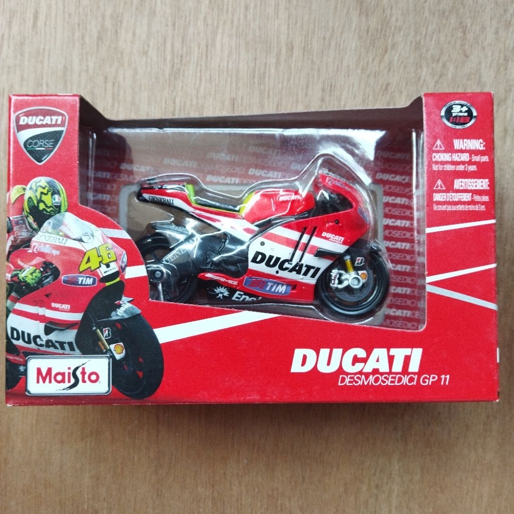 Valentino Rossi 1:18 Maisto 2011 Ducati Desmosedici GP11
