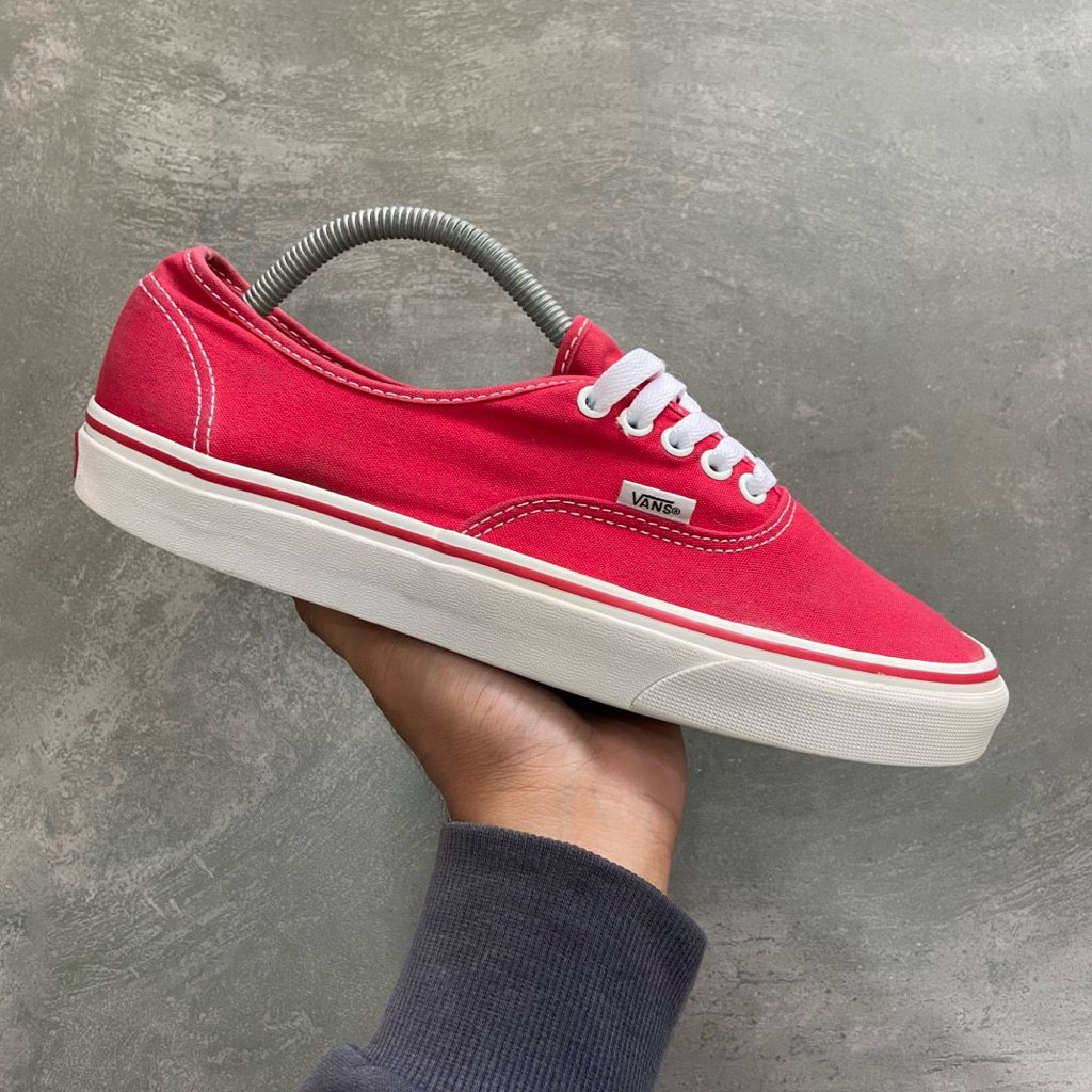 [Size 43] Rare Vans Authentic Classic Red Chilli Second Original Kondisi Mulus Nominus. Harga Baru n
