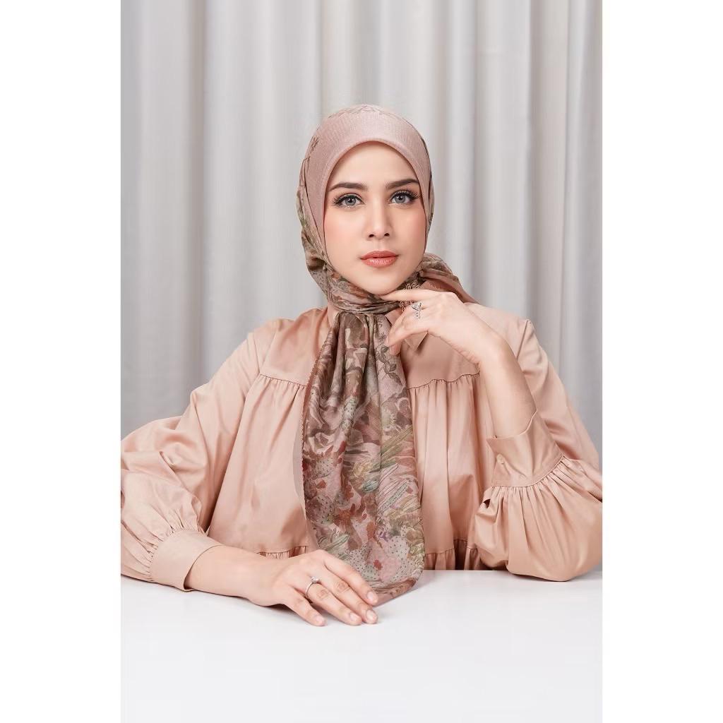 Preloved Yucca Mojave by BUTTON SCARVES no box