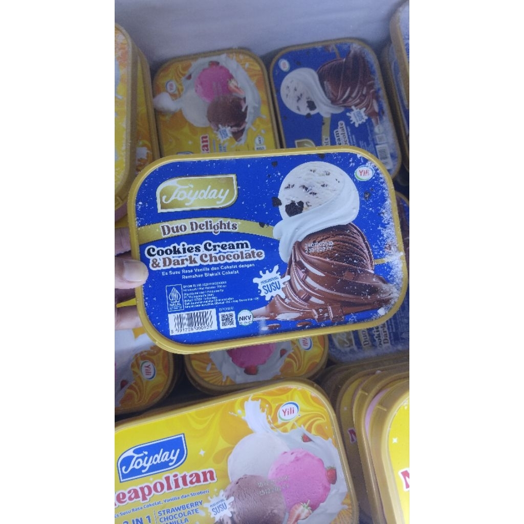 es cream joyday 700ml coocies cream dan dark chocolate