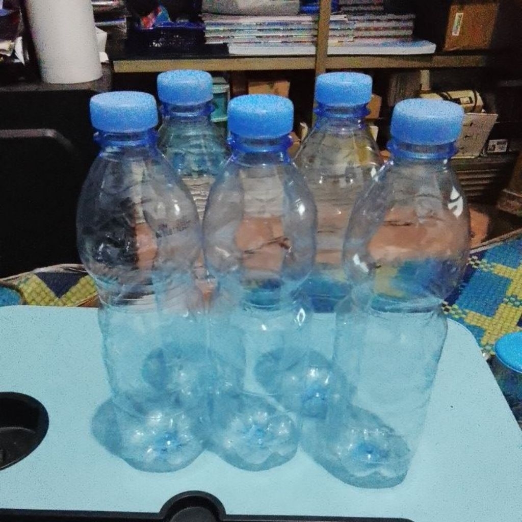 Botol Plastik Bekas Le Minerale 600 ml Bersih Tanpa Label