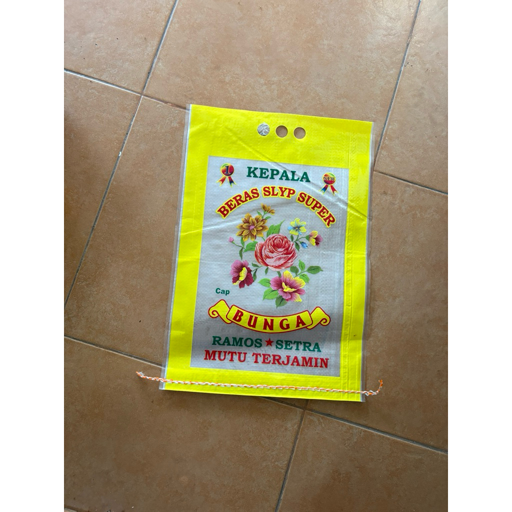karung  beras laminasi 5kg cap bunga isi 50 lembar