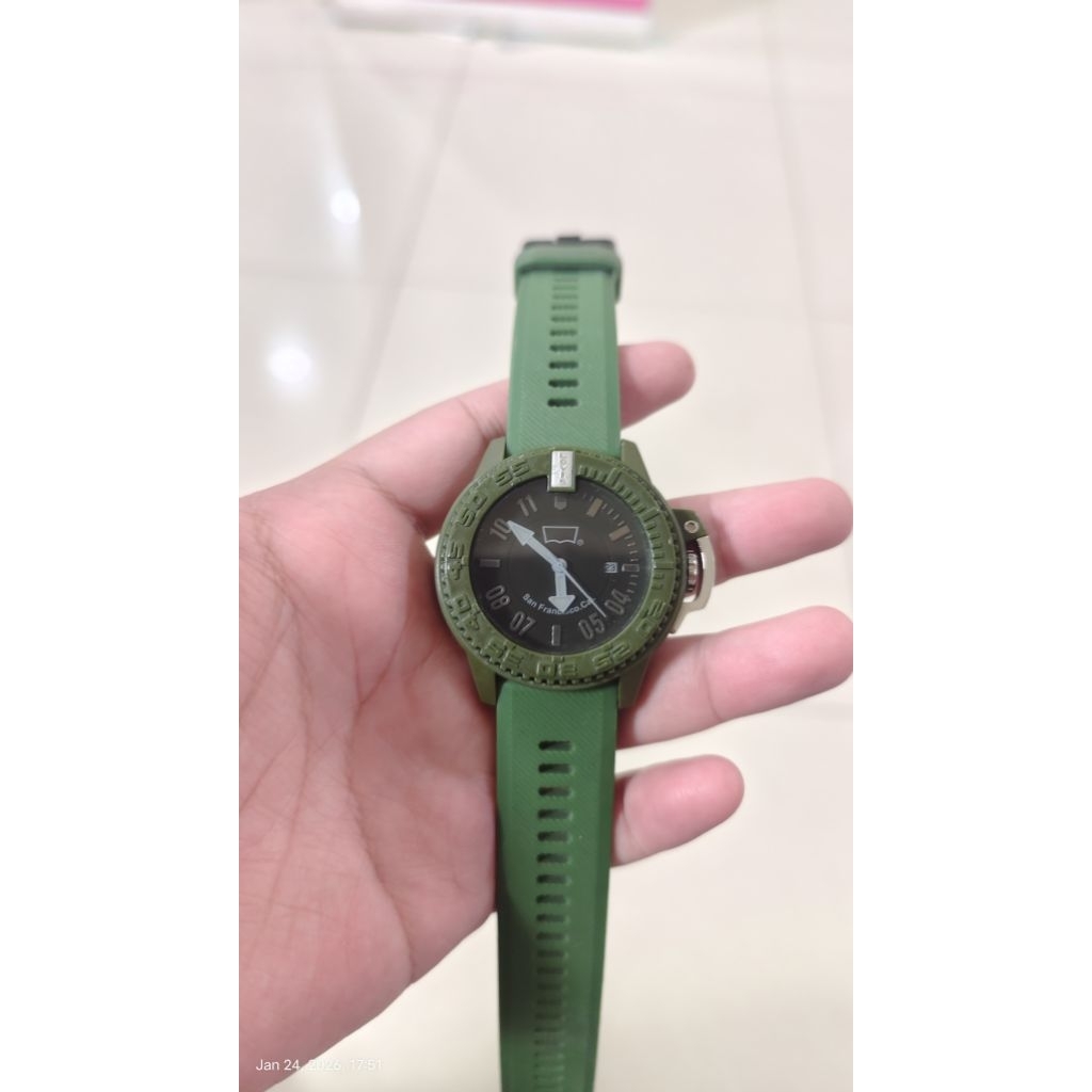 Jam Levis Green Army Preloved