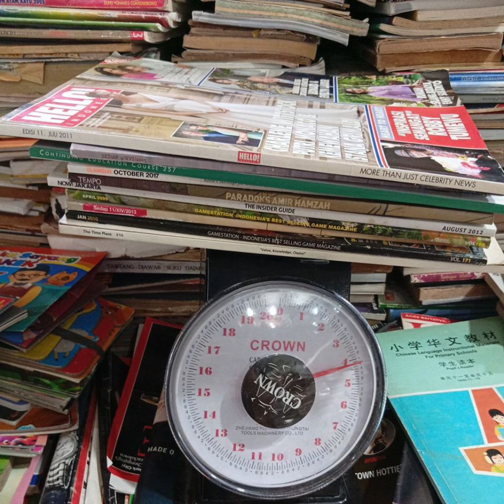 majalah bekas 4 kilo 10 majalah Rp 55.000 original bekas