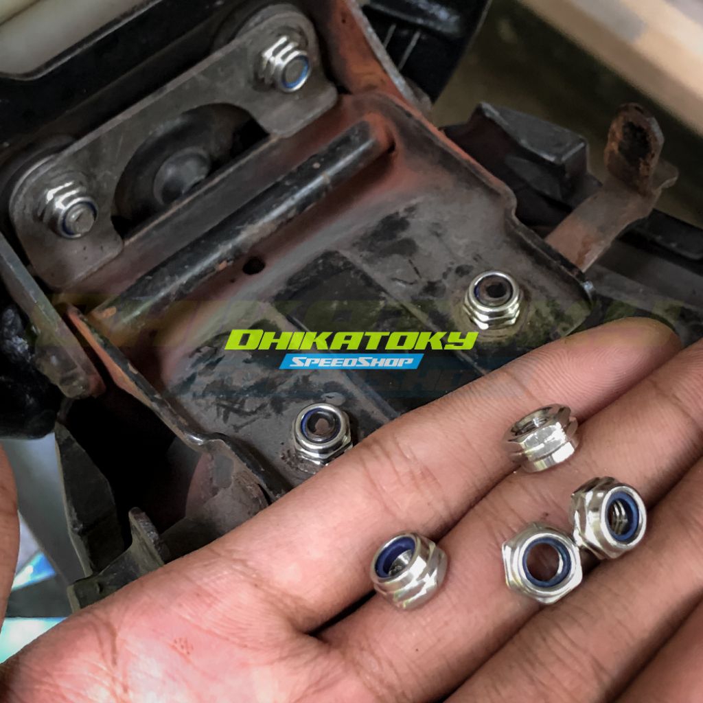 Mur Pengunci Engsel Jok Wave Supra 100 | 4Pcs | Stainless Oeiginal HENG Thailand