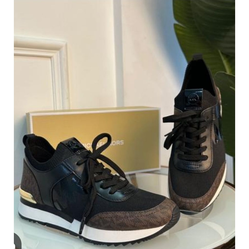 sepatu  original Wanita Mk