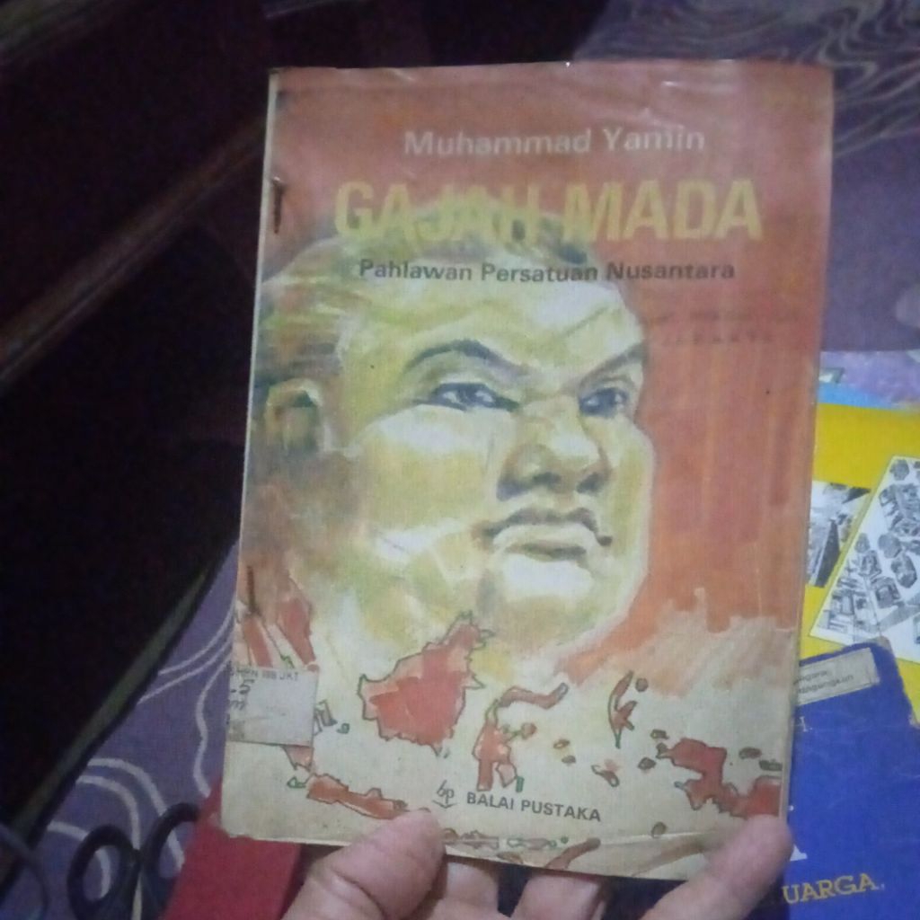 buku Muhammad Yamin, Gajah Mada, pahlawan persatuan Nusantara, buku original jadul