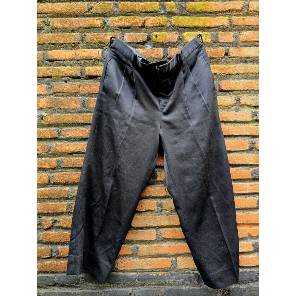 Preloved Celana Kain Hitam Pria