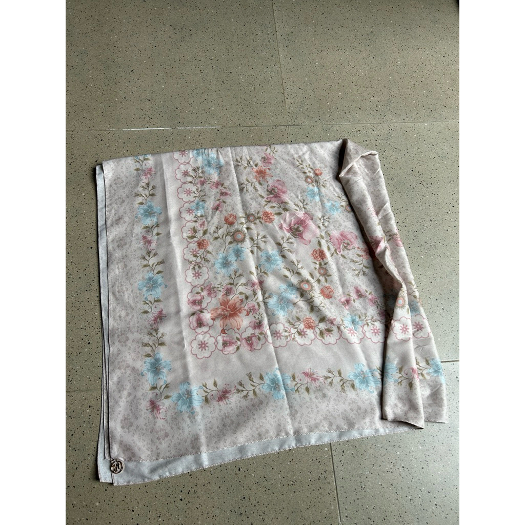 Preloved ZM Scarf Zaskia Mecca