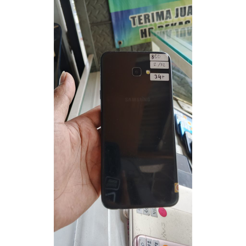 SAMSUNG J4-PLUS RAM 2/32GB HP SIAPA PAKAI NORMAL
