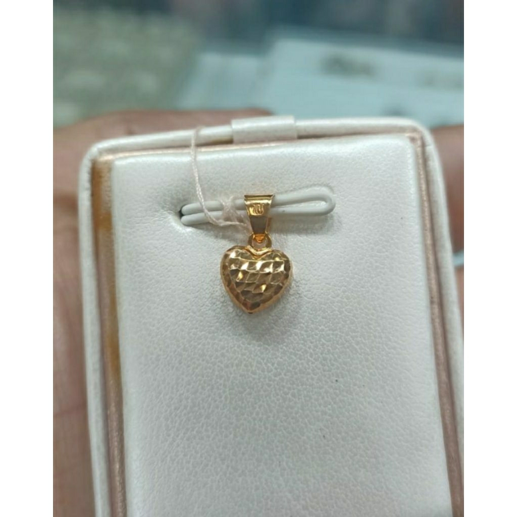 Liontin love emas kuning 700