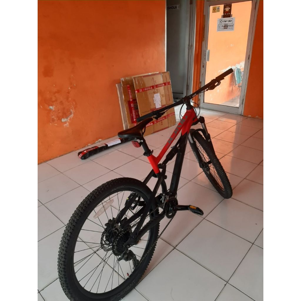 Sepeda Polygon second Siskiu D5 size M27.5 tahun 2022-2023 kondisi kemulusan 97%