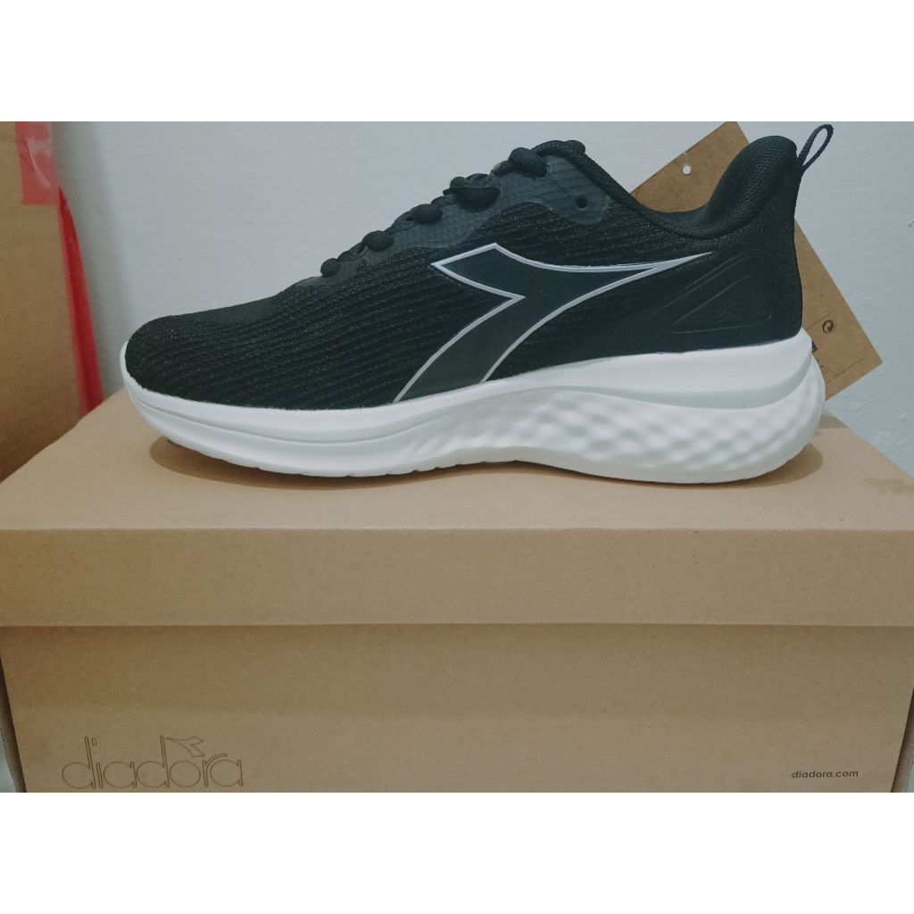 Diadora Neo Unisex Running Shoes - Black