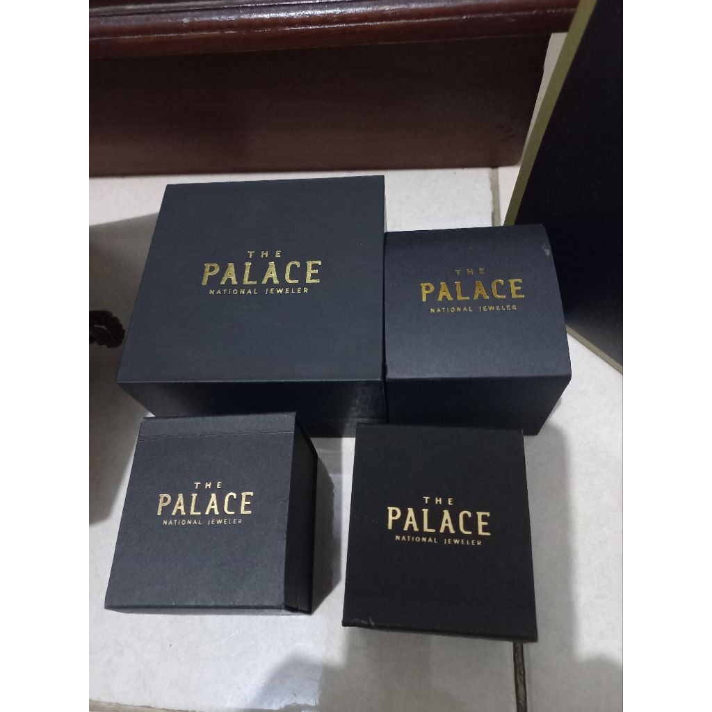 Box/tempat penyimpanan  cincin the palace