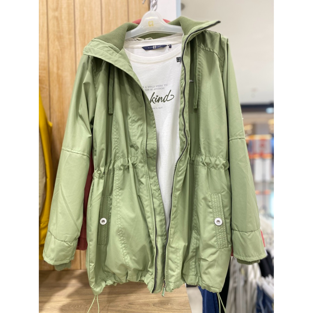 jaket parasut wanita brand C2