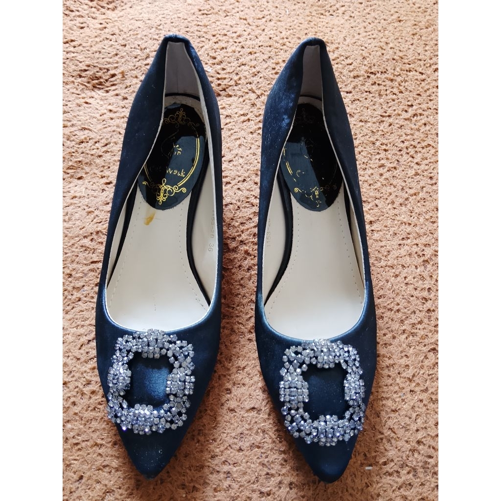 Heels Hitam Salvato Ferragamo