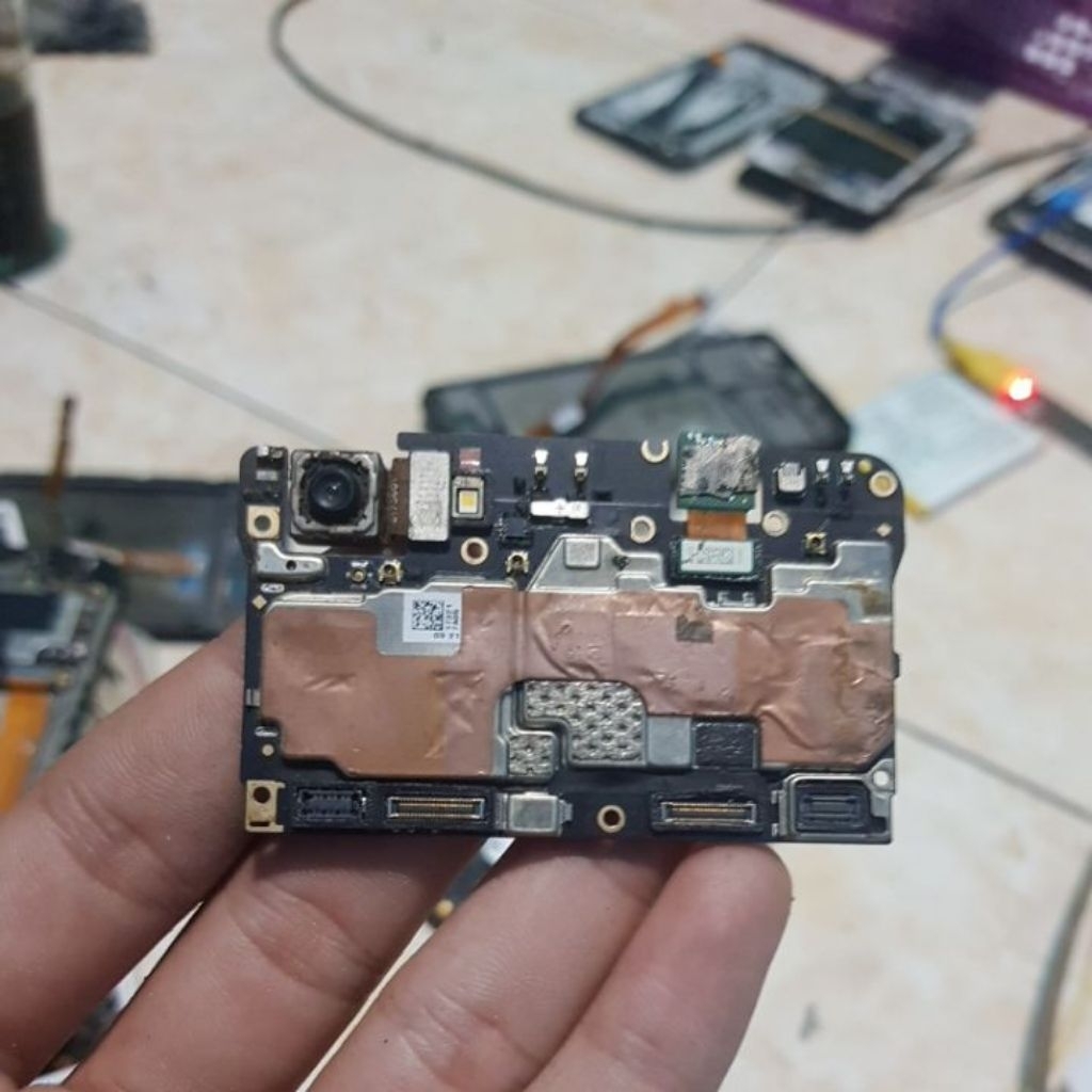 MESIN MESIN OPPO F5 HIDUP NORMAL MESIN SEGEL BELUM PERNAH SERVIS RAM 4/32GB SINYAL AMAN SUDAH TES DI