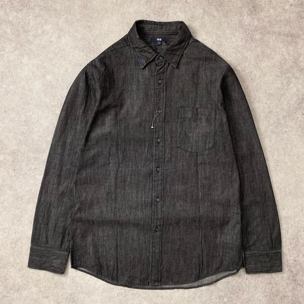 Uniqlo Indigo Denim Shirt (masih kaku)