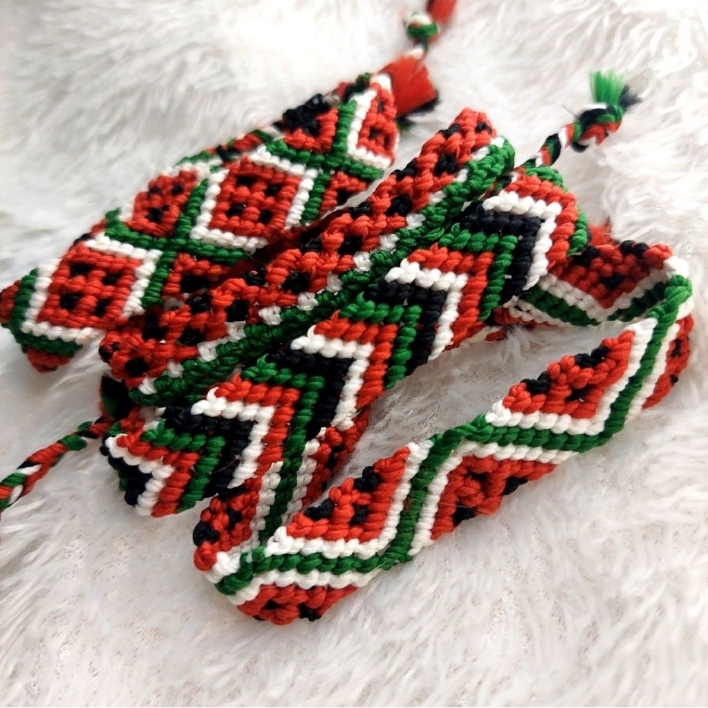 GELANG SERUT ANYAM RAJUT MOTIF SEMANGKA GELANG keychain friendship bracelet