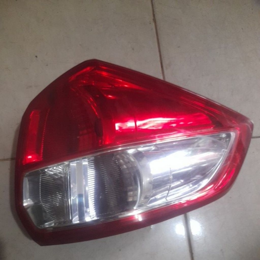 stop lamp kanan suzuki ertiga 2017