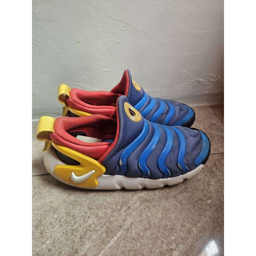 sepatu sneakers anak NIKE DYNAMO original preloved
