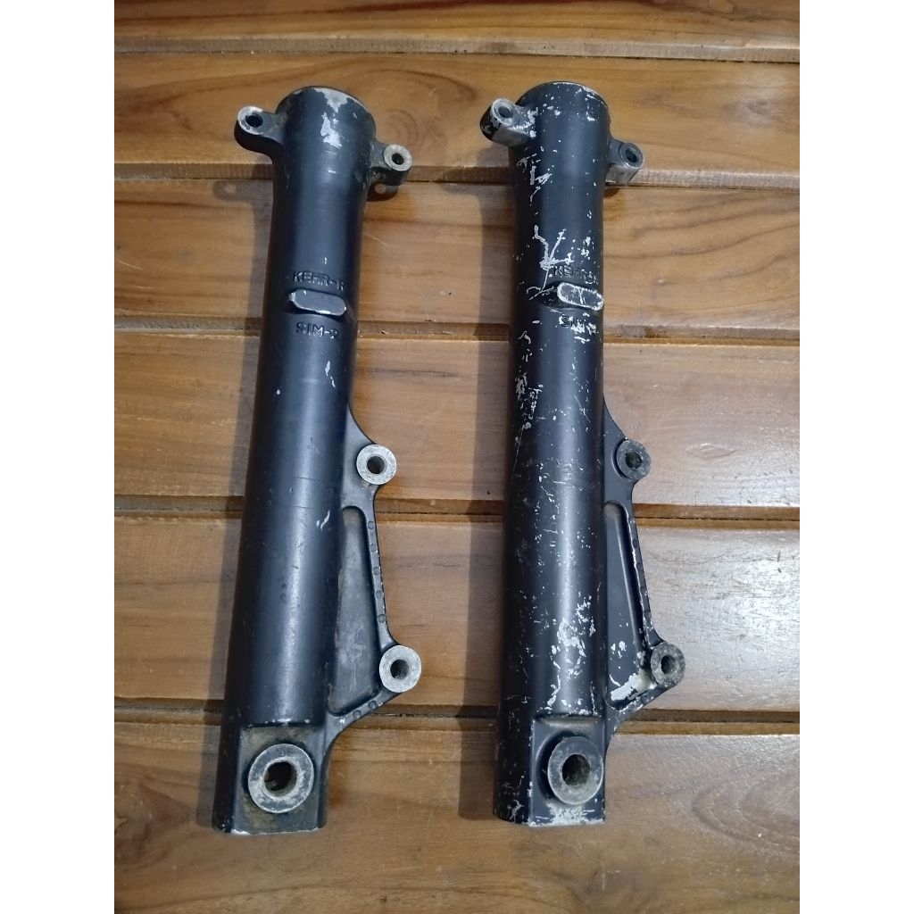 bottom/tabung sok/shock depan honda megapro sebelah kanan original copotan
