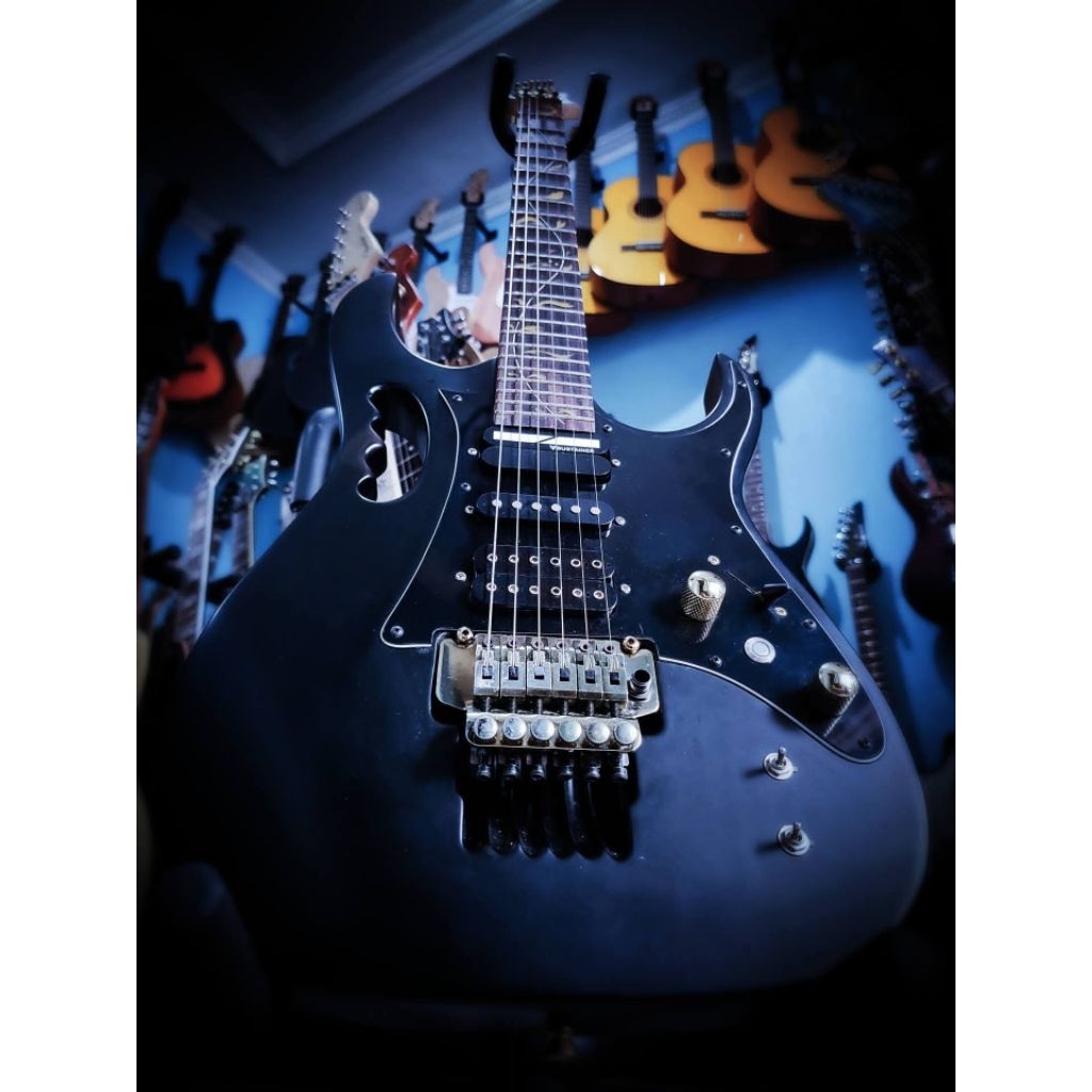 Gitar elektrik  Ibanez jem Steve Vai copy high quality kondisi bekas minus pemakaian saja, Pickup Ve