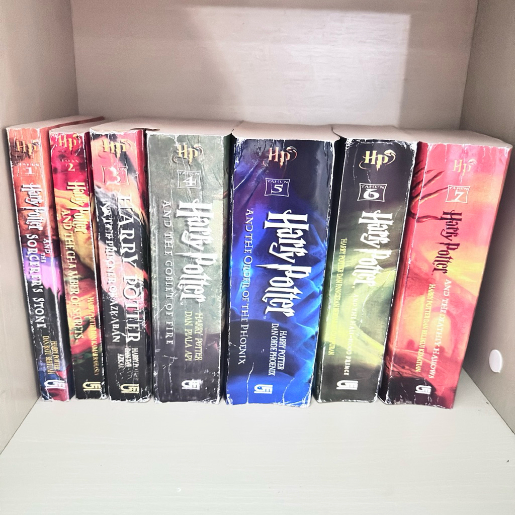 preloved  Buku Harry Potter Set (1-7) versi indonesia