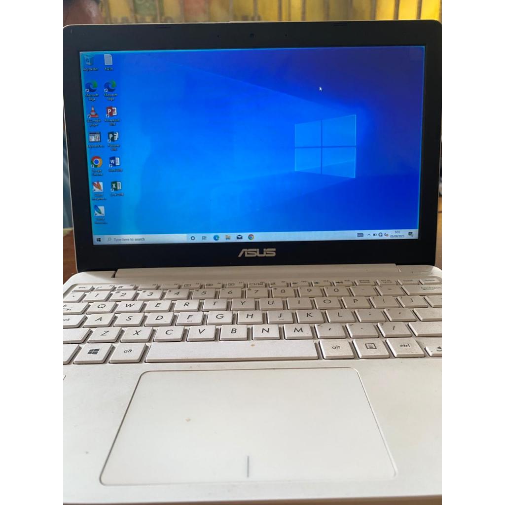 Jual Notebook Asus E203NAH Intel Celeron CPU N3350,laptop murah,laptop second