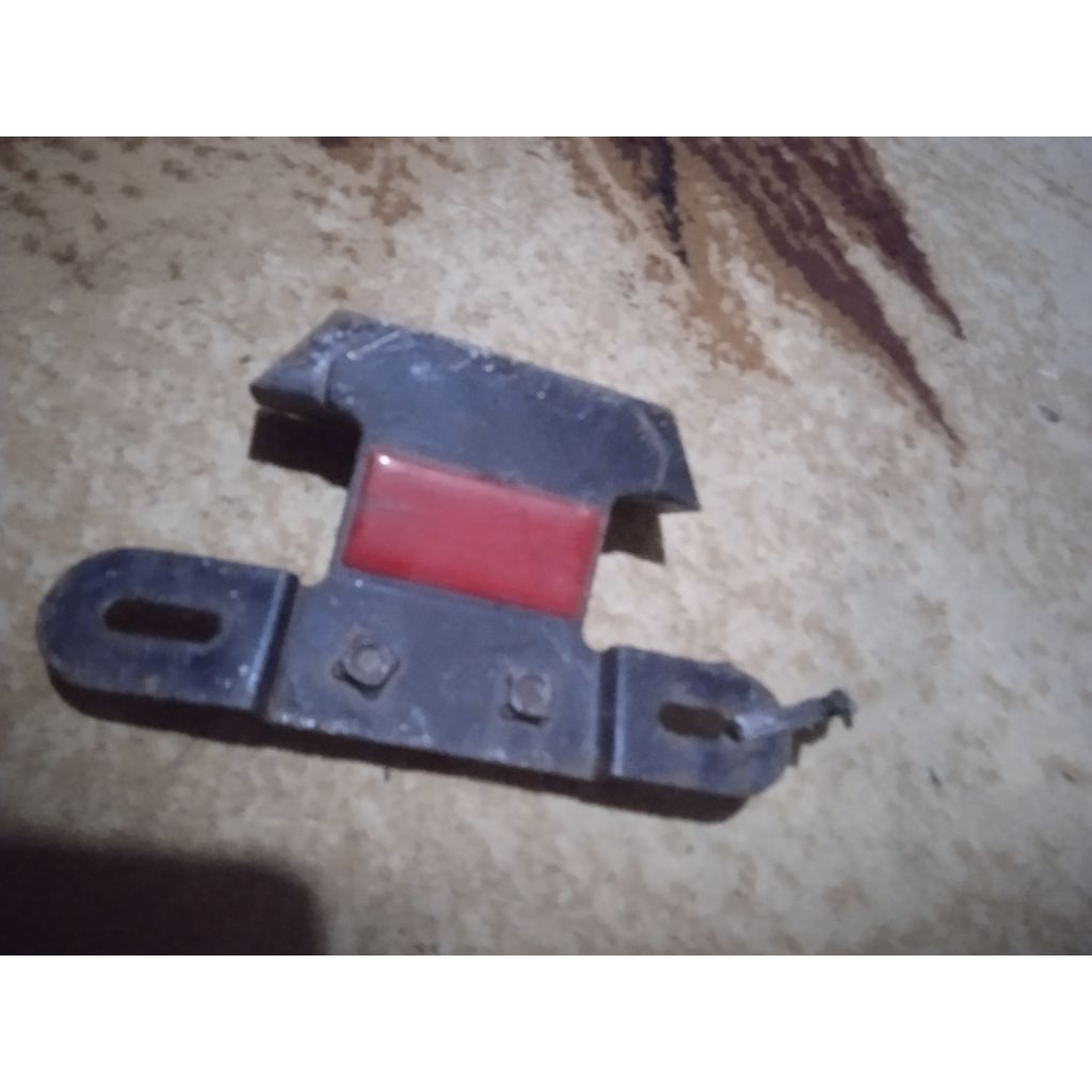 besi breket dudukan tempat plat nomor polisi belakang motor yamaha vega r lama vega old bisa dipsang