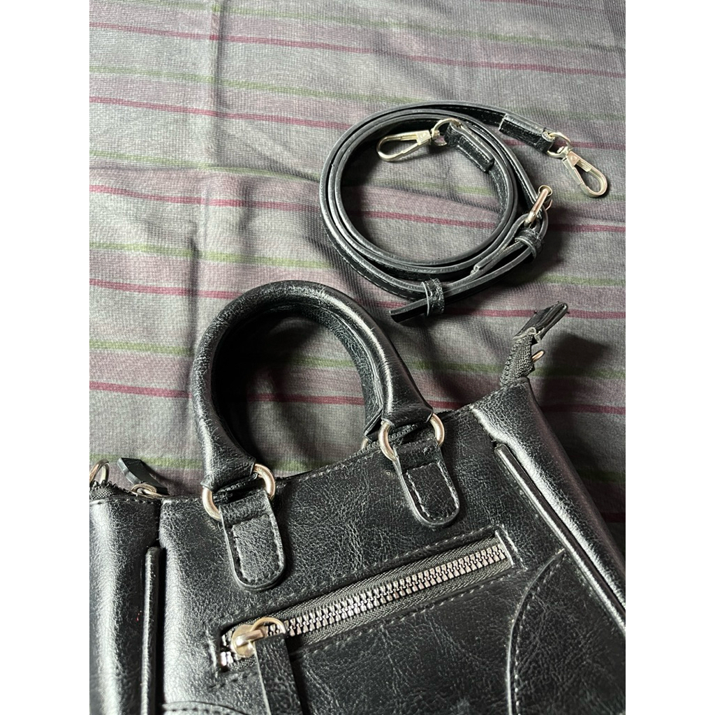 Preloved Tas Wanita Beliya Ovi