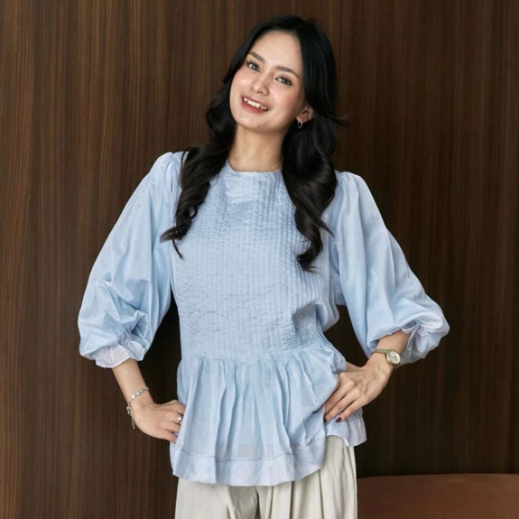 Blus Wanita Gaya Korea Lengan Balon Detail Lipit Bahan Linen