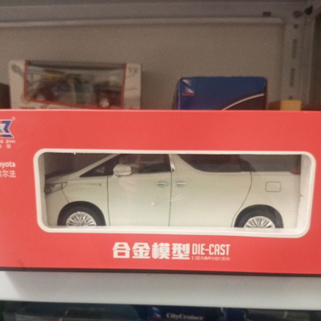 Diecast Miniatur Mobil Toyota Alphard Putih 1:18 Besi Murah