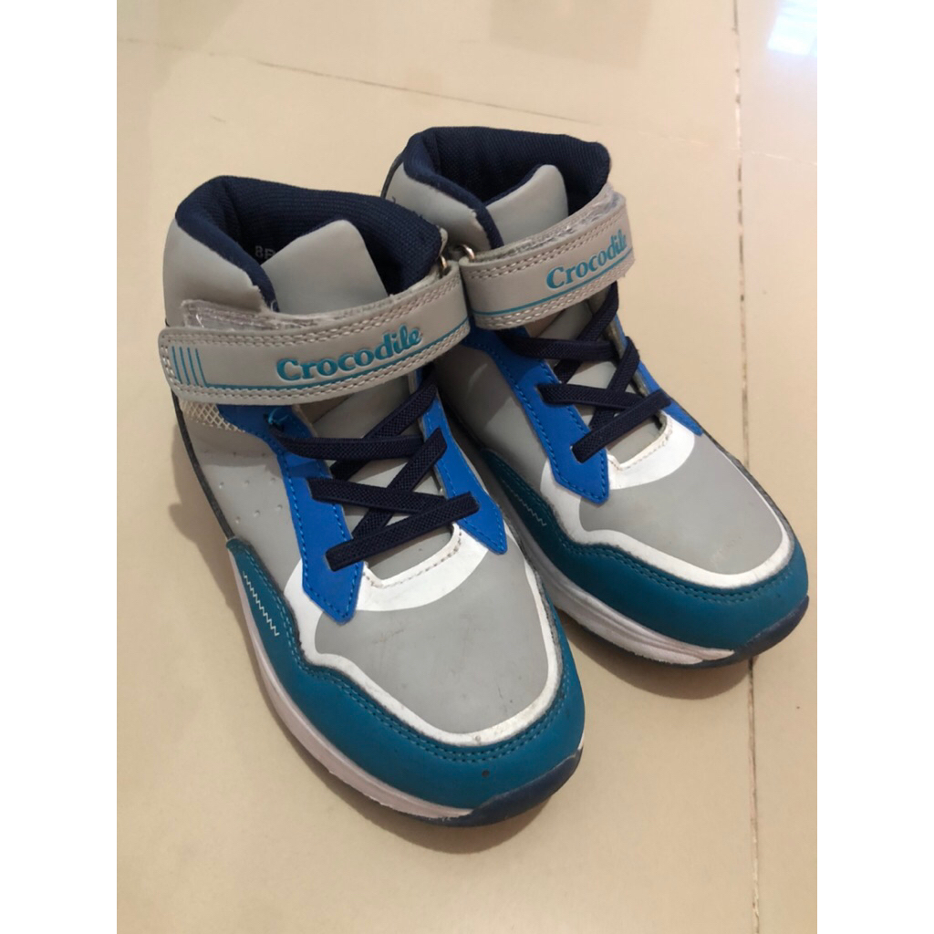 Crocodile kids pemakaian pribadi/Sepatu anak crocodile pemakaian pribadi/Sneakers booth anak pemakai