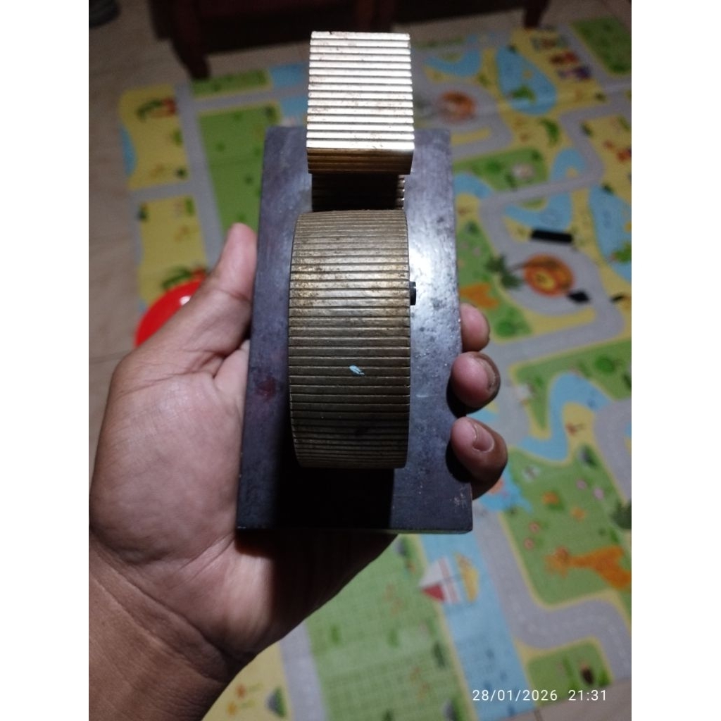 JAM KAYU JAM MEJA KECIL JAM CINDERA MATA JAM JADUL JAM ANTIK  ANNIVERSARY KE 50 YKK INDONESIA