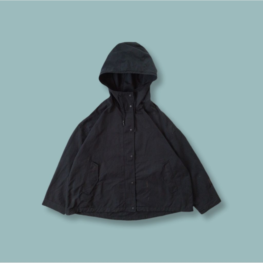 UniqueCasual - Jaket Cewek Uniqlo Boxy Oversize Gemoy Hitam Second