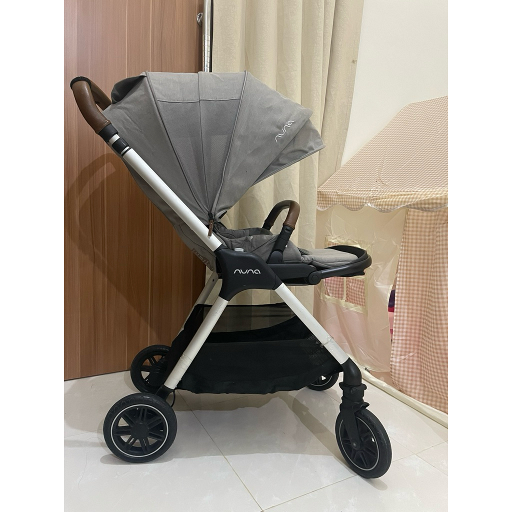 Preloved Stroller Nuna Triv Frost