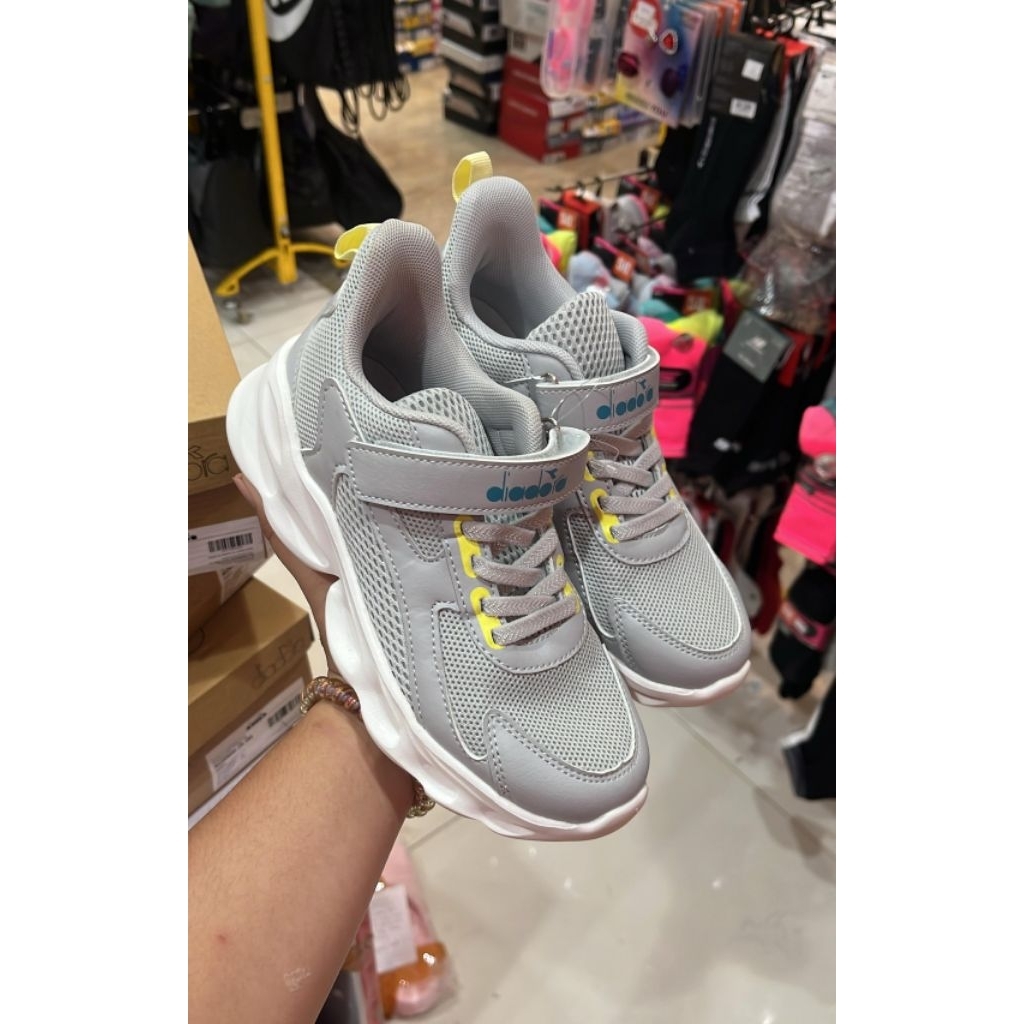 READY SNEAKERS DIADORA NEVADA | SEPATU ANAK UNISEX | SNEAKERS ANAK SEKOLAH