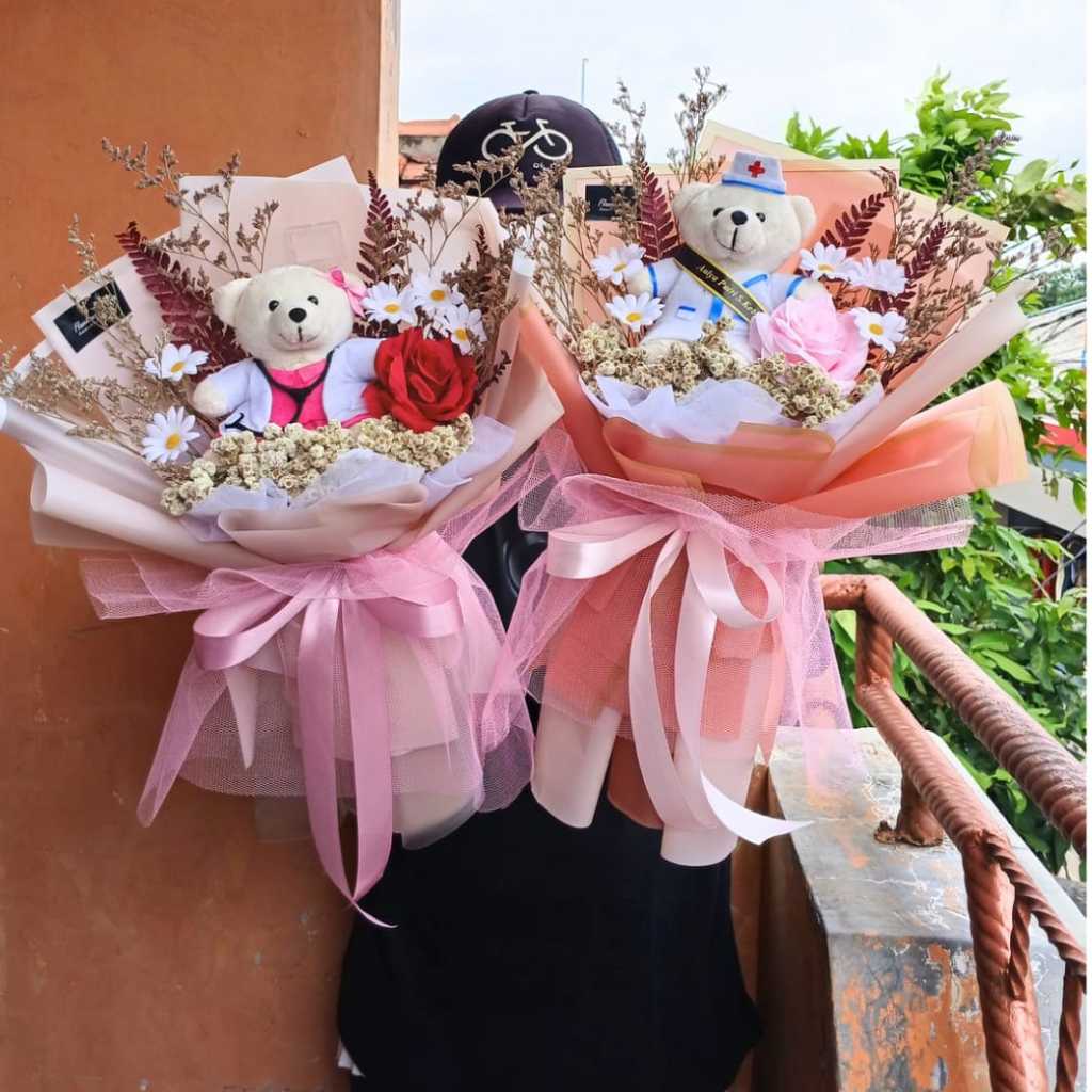 Buket bunga edelweis boneka wisuda/profesi | buket polisi | buket tni tentara | buket guru/dokter | 