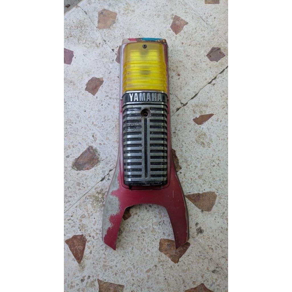 Dada dasi yamaha v80