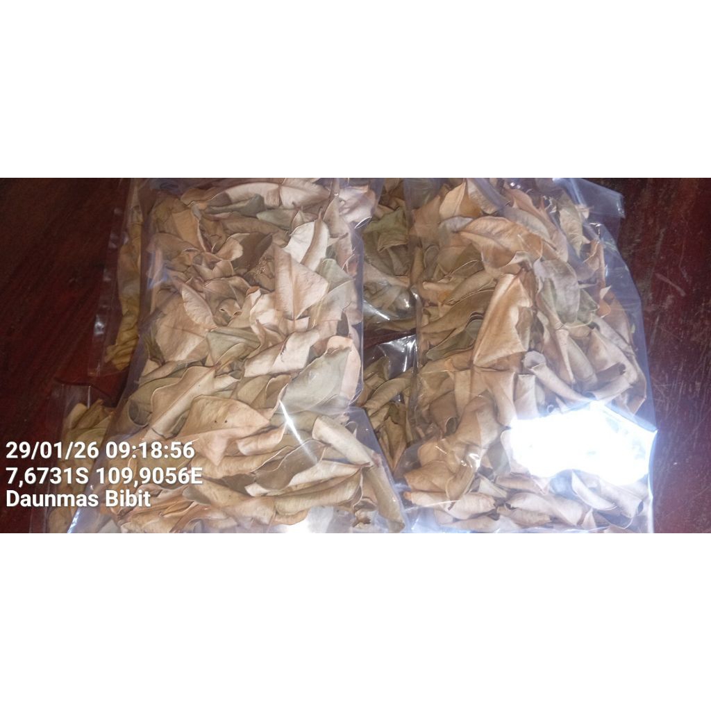 Daun jeruk purut kering