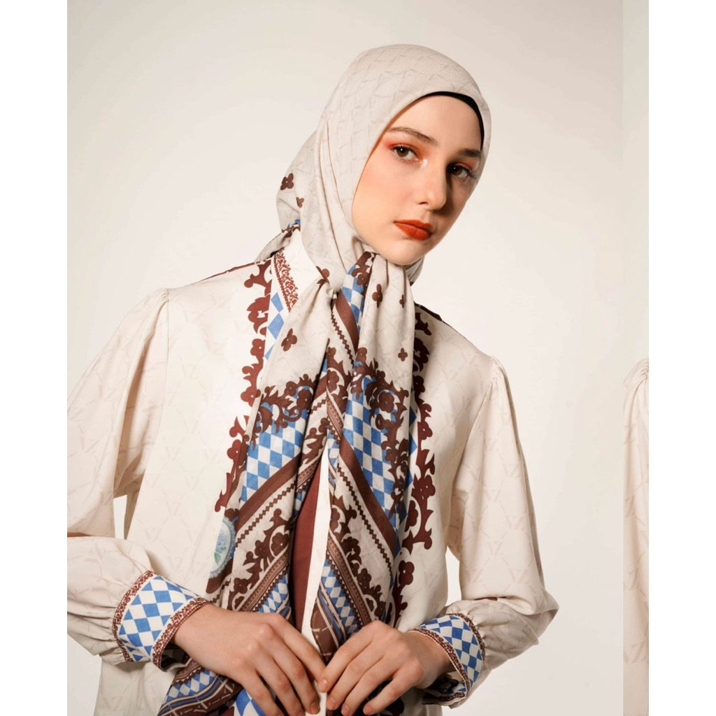 VZ Clemyra Scarf