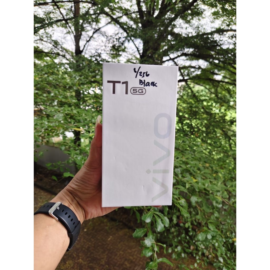 Vivo T1 5G NFC 8/256GB Garansi resmi - Black - Ram 8GB+4GB*/256GB