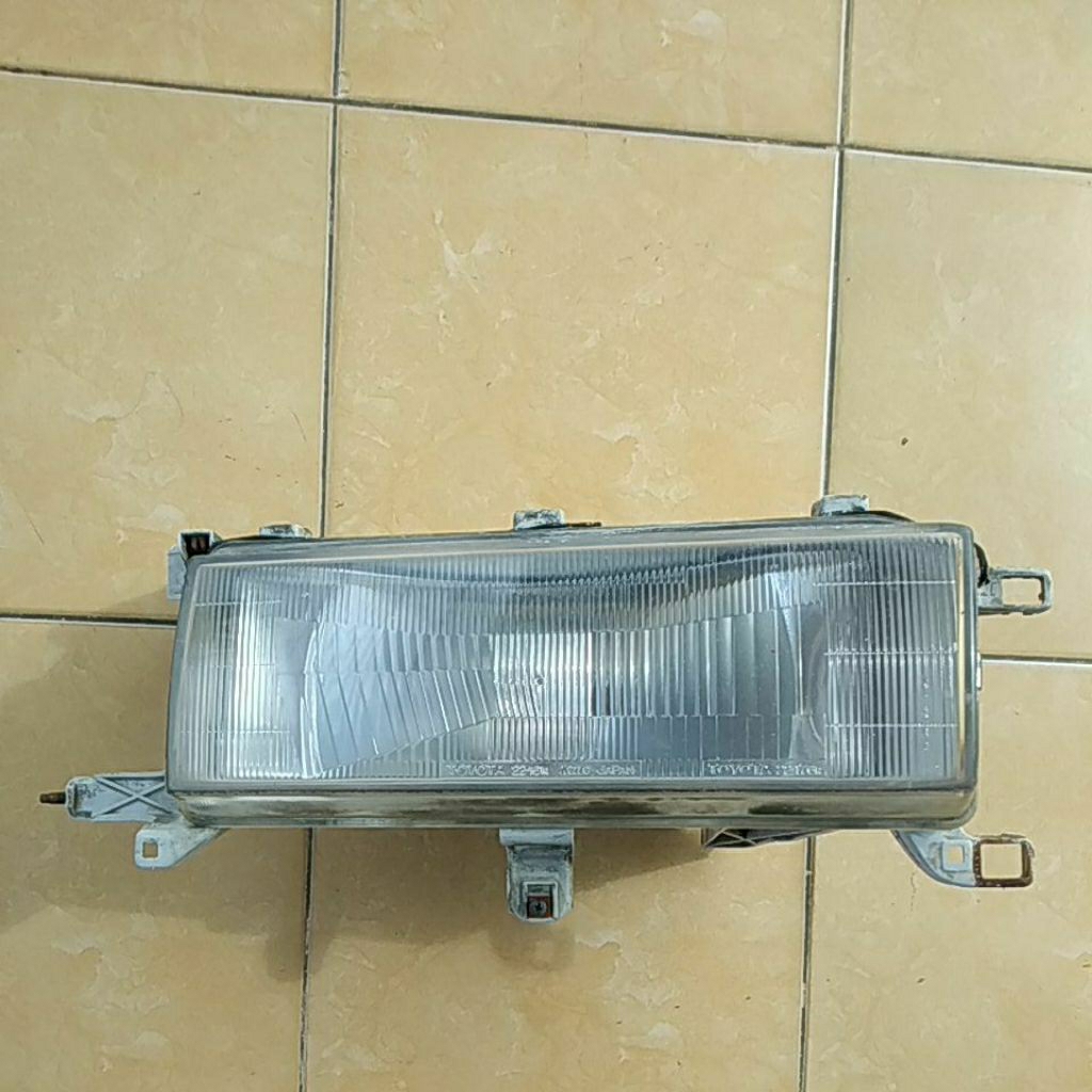 Lampu Depan Toyota Cressida Kanan Original Bekas Toyota Koito