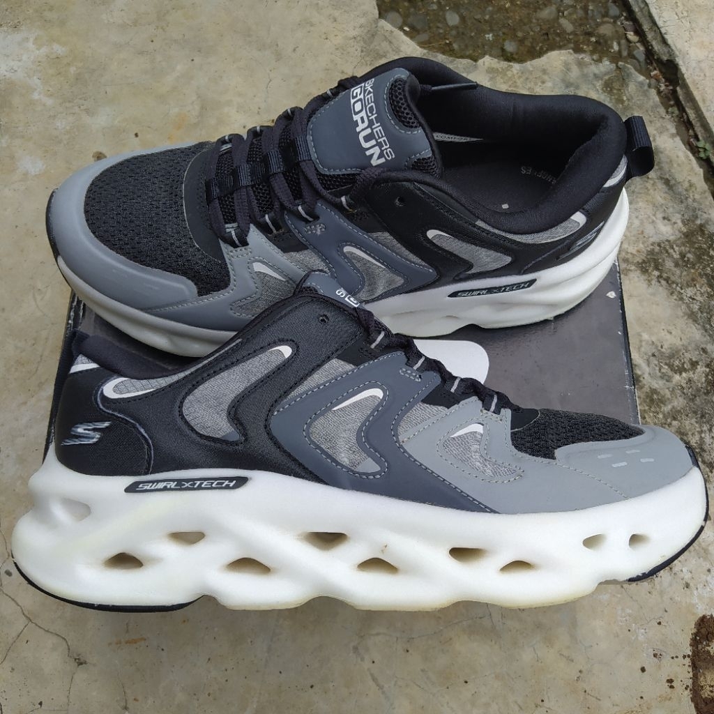 Skecher Go Run Swirl Tech Glide (second ori)