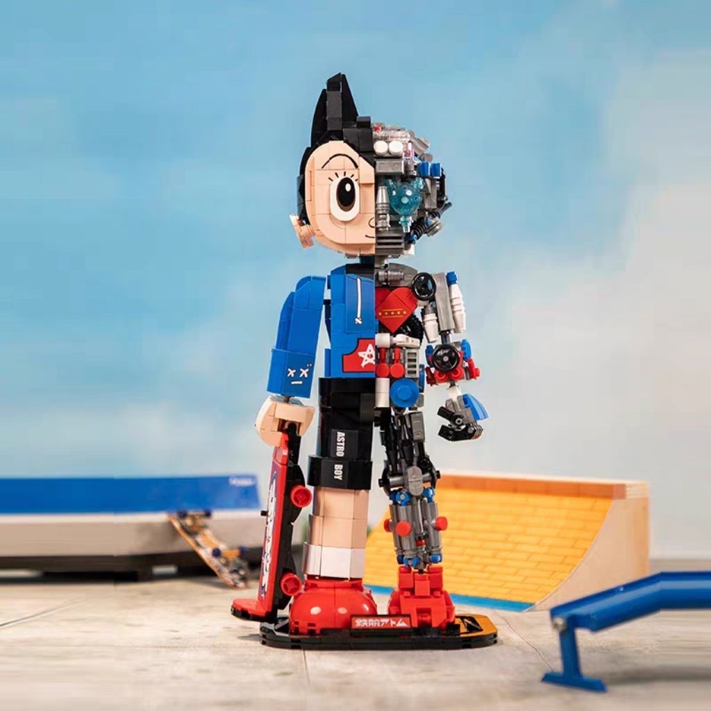 Pantasy Astro Boy Skateboard Boy (86207) building block set.