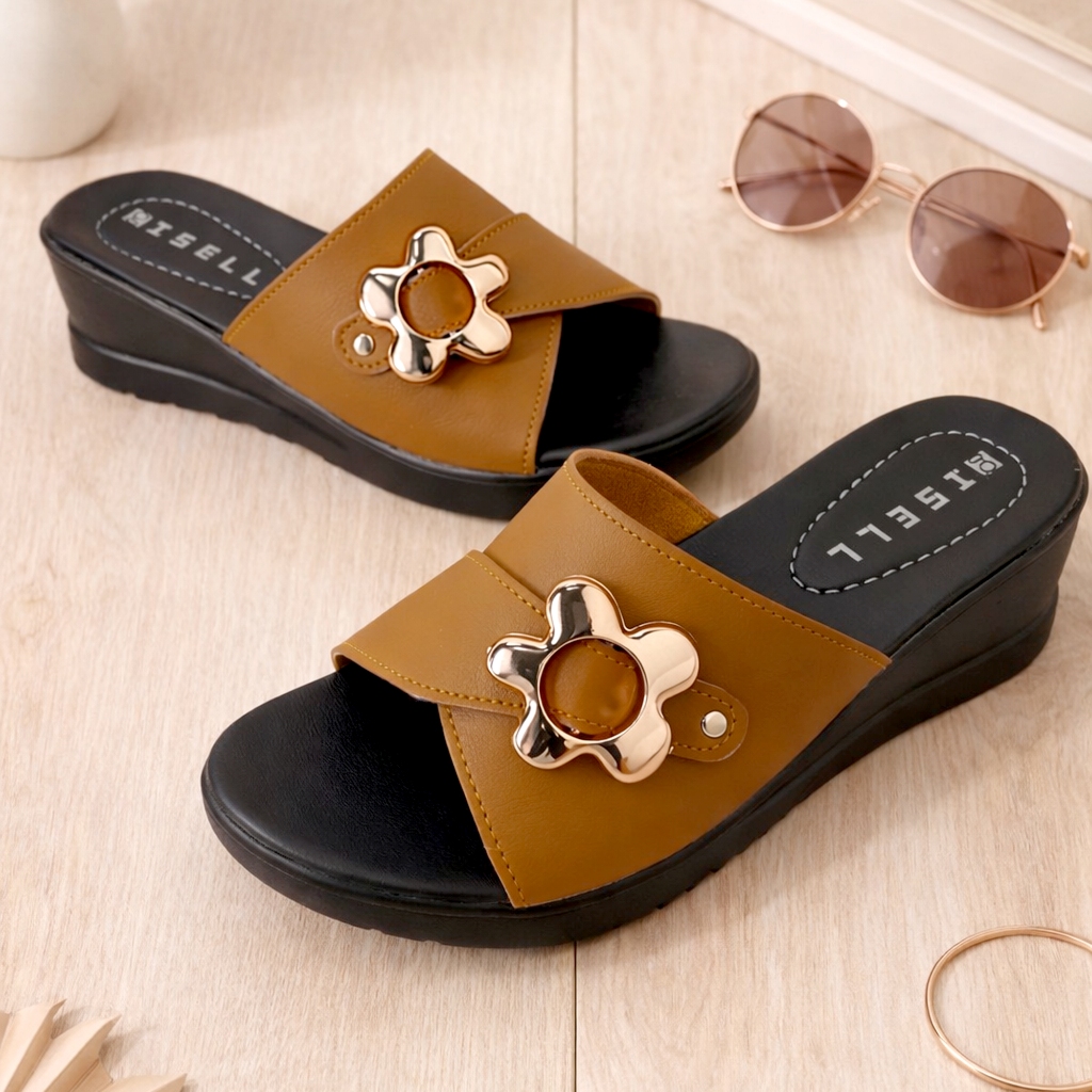 Gizello | Sandal Wanita Wedges/ Hak Rendah Aksen Gold Elegant Sandal Kulit Sintetis Premium by Gizel